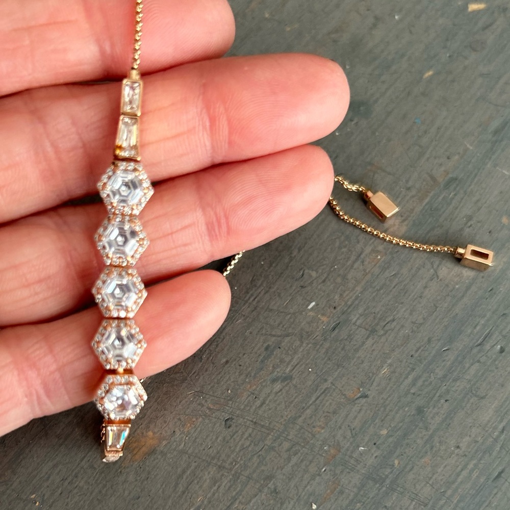 Stunning Henri Bendel bracelet☀️ - Picture 1 of 8